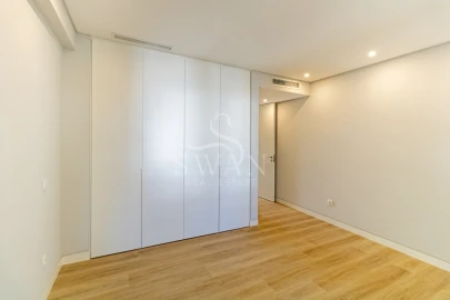 Apartamento T3 para Venda em Carcavelos e Parede