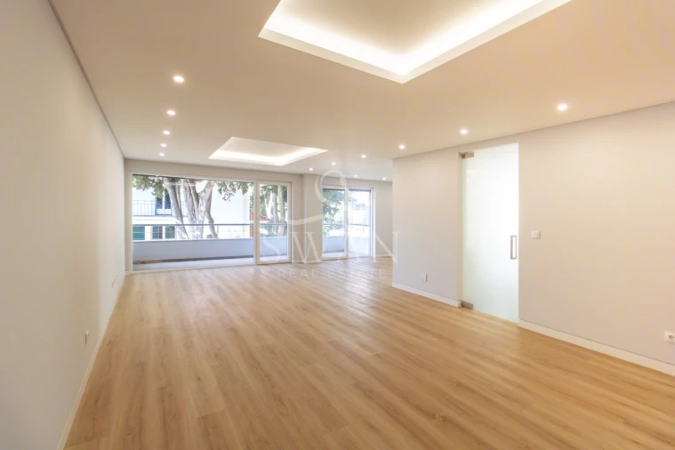 Apartamento T3 para Venda em Carcavelos e Parede Foto 2