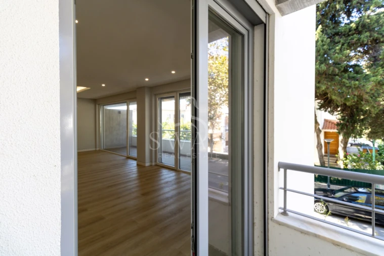 Apartamento T3 para Venda em Carcavelos e Parede Foto 13
