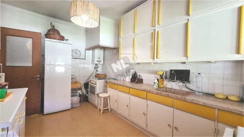Moradia T6 para Venda em Colares