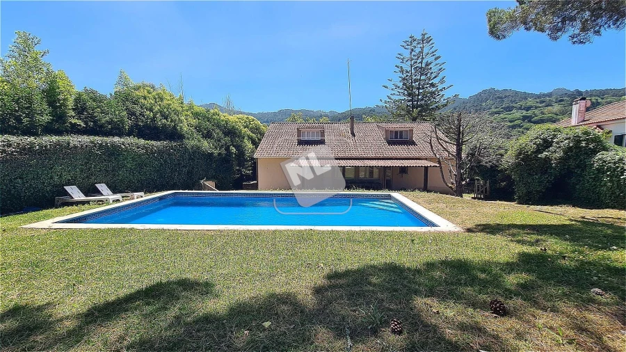 Moradia T6 para Venda em Colares