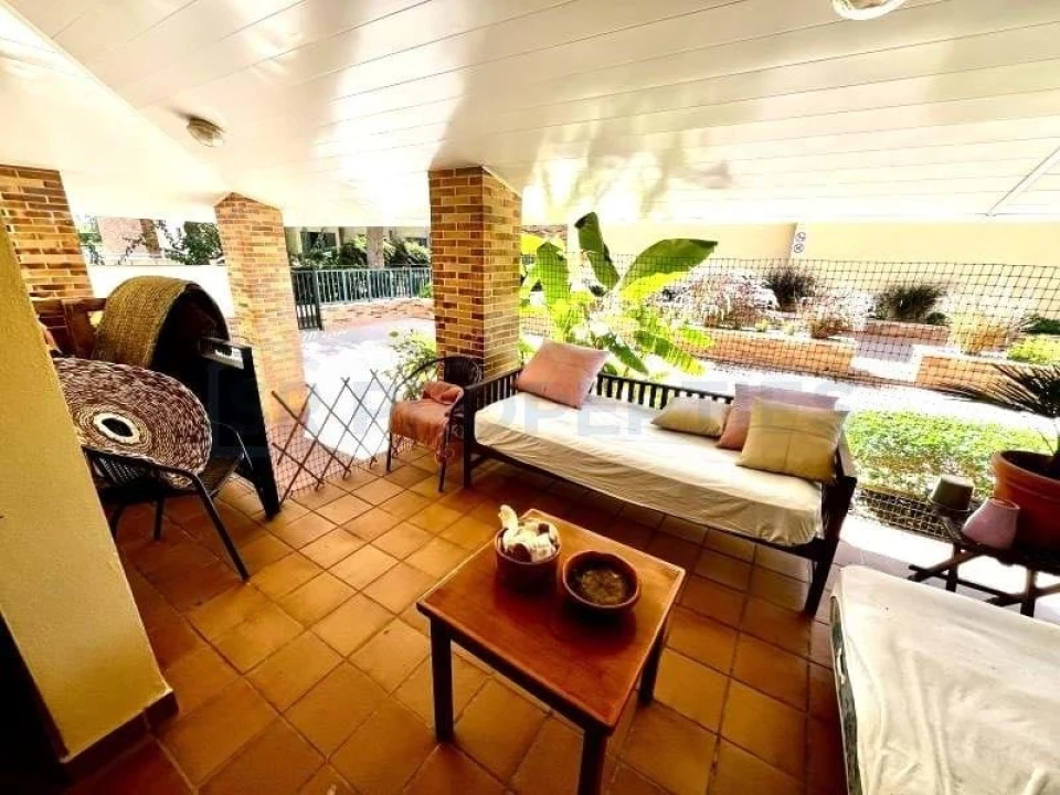 Apartamento T4 para Venda em Quarteira Foto 2