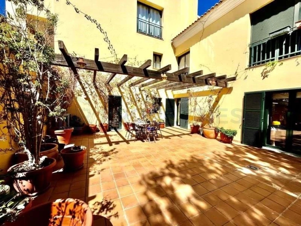 Apartamento T4 para Venda em Quarteira Foto 9