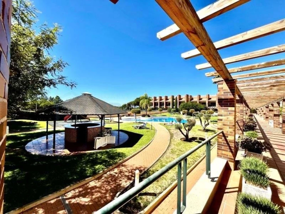 Apartamento T4 para Venda em Quarteira Foto 4