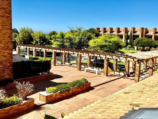 Apartamento T4 para Venda em Quarteira Foto 11