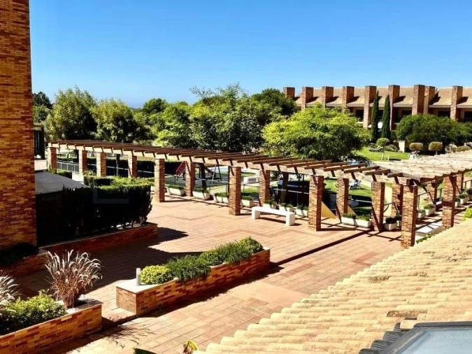 Apartamento T4 para Venda em Quarteira Foto 12