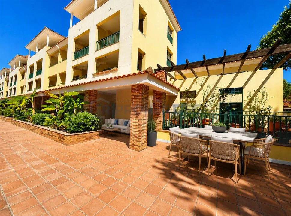 Apartamento T4 para Venda em Quarteira Foto 2