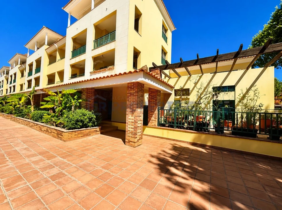 Apartamento T4 para Venda em Quarteira Foto 1