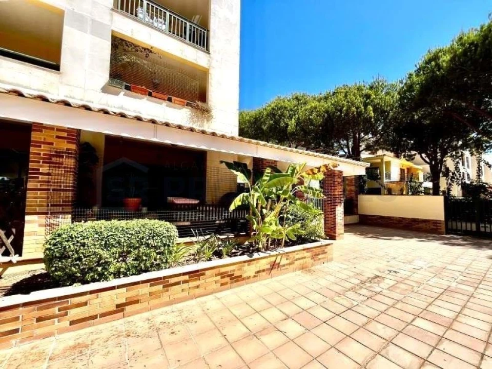 Apartamento T4 para Venda em Quarteira Foto 6