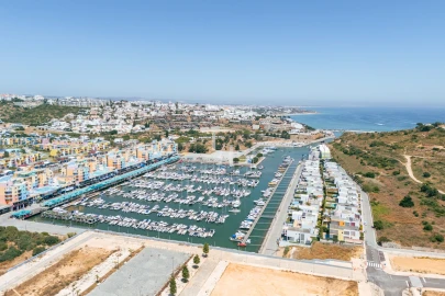 Moradia T4 para Venda em Albufeira e Olhos de Água