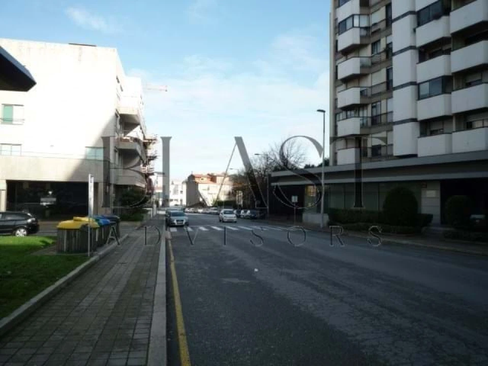 Negócio para Arrendamento em Paranhos Foto 11