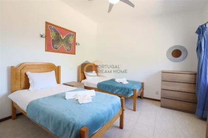Moradia T4 para Venda em Guia