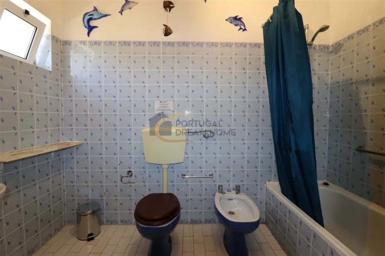 Moradia T4 para Venda em Guia Foto 40