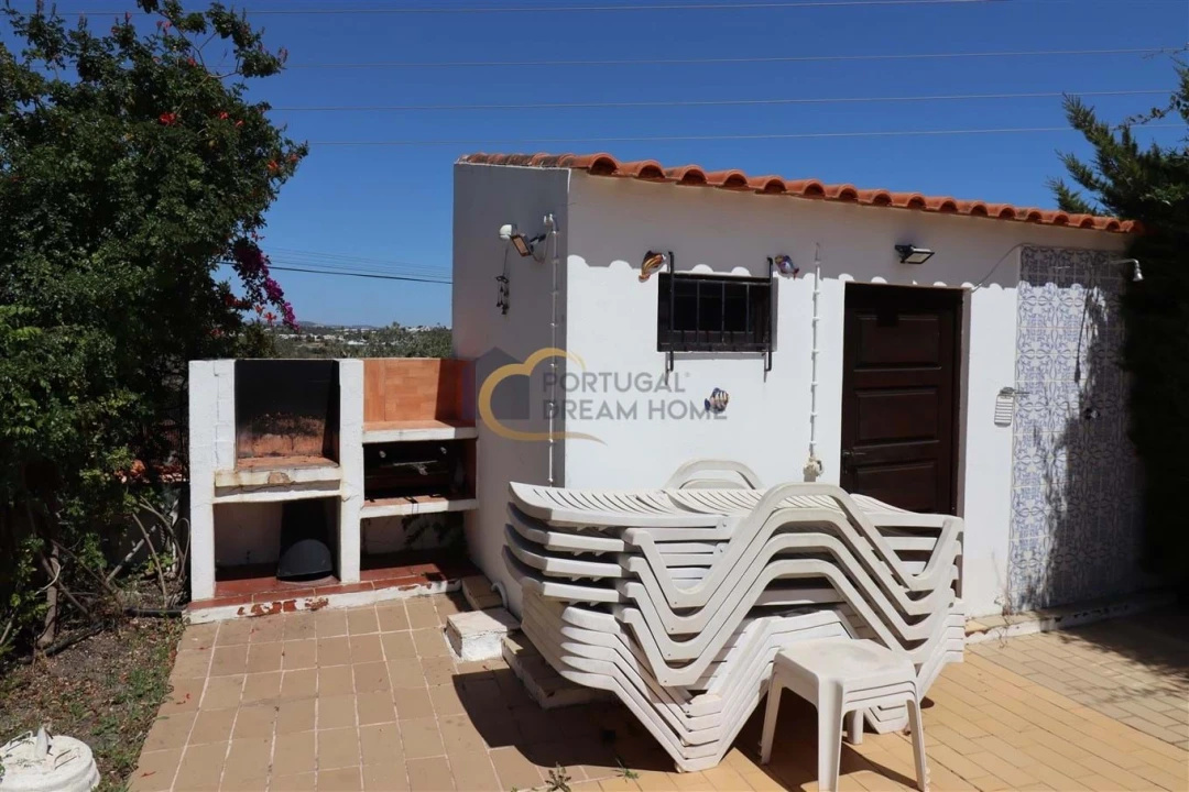 Moradia T4 para Venda em Guia Foto 49