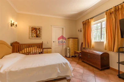 Moradia T0 para Venda em Loule (São Clemente)