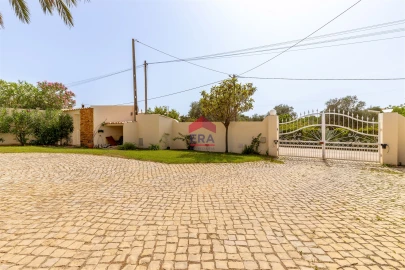 Moradia T0 para Venda em Loule (São Clemente)