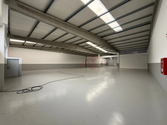 Armazém para Venda em Fermentões Foto 10