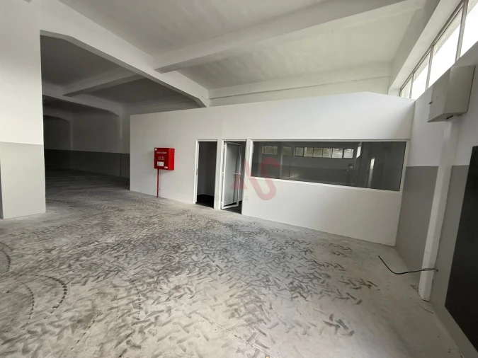 Armazém para Arrendamento em Fermentões Foto 5