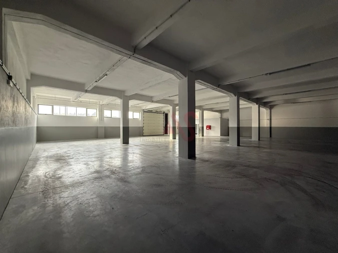 Armazém para Venda em Fermentões Foto 9