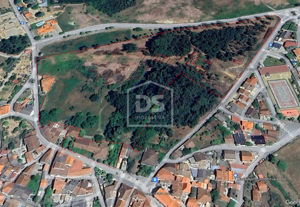 Quinta T0 para Venda em Mundão Foto 2