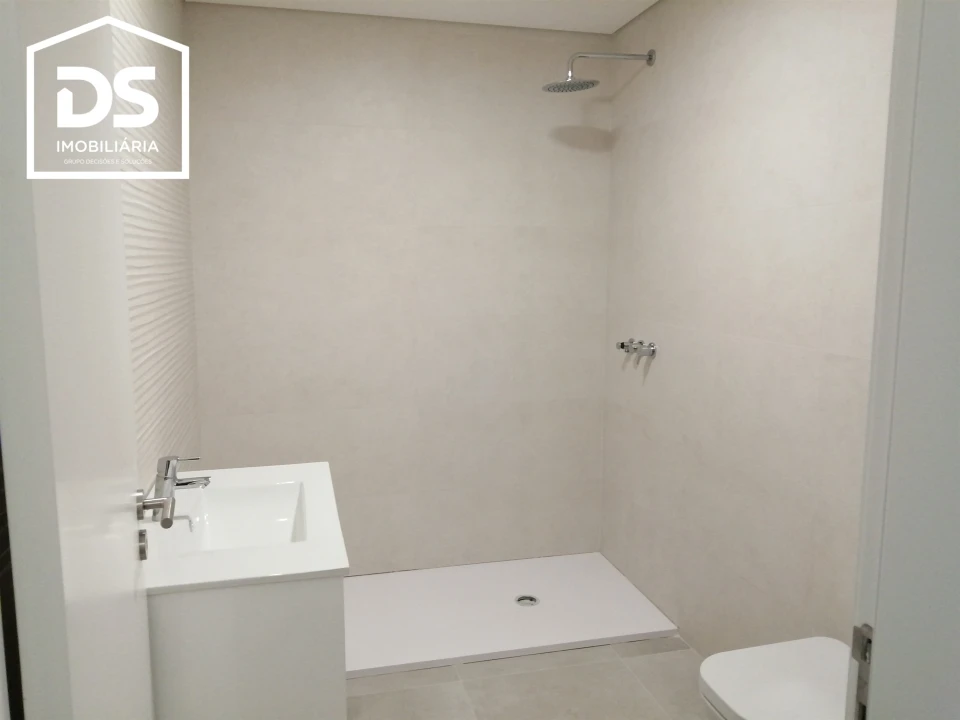 Apartamento T4 para Venda em Ranhados Foto 7
