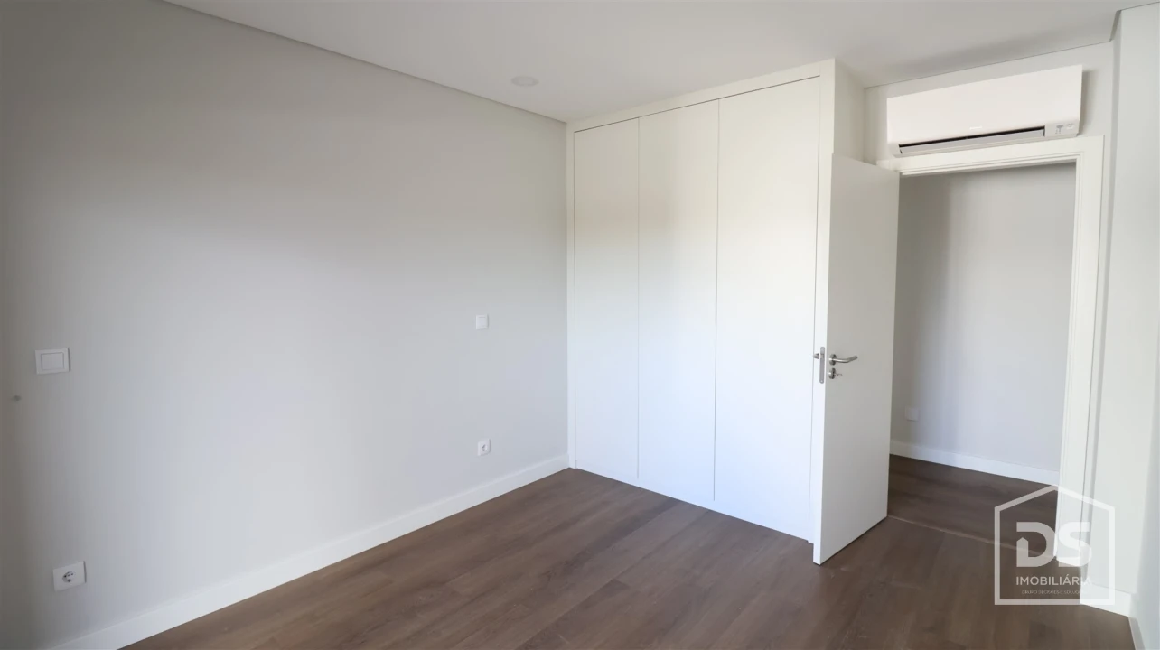 Apartamento T4 para Venda em Viseu Foto 17