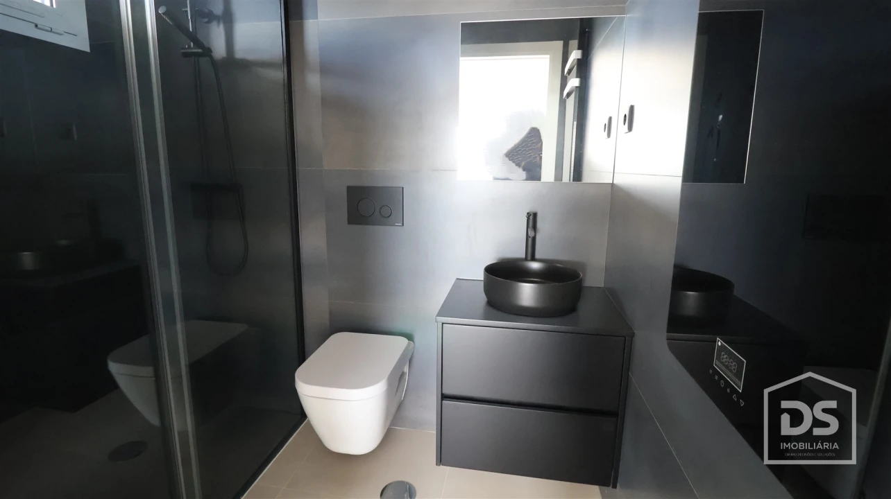 Apartamento T4 para Venda em Viseu Foto 32
