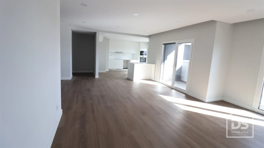 Apartamento T4 para Venda em Viseu Foto 2