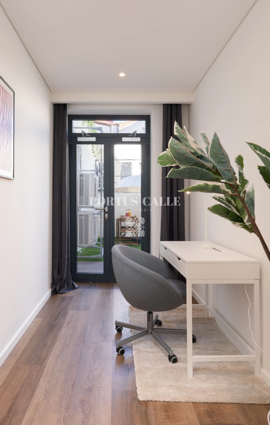 Apartamento T2 para Venda em Cedofeita, Santo Ildefonso, Sé, Miragaia, São Nicolau e Vitória Foto 3