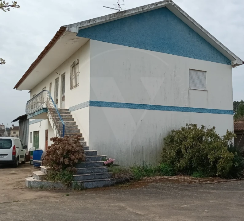 Terreno Misto para Venda em Folhadela Foto 1