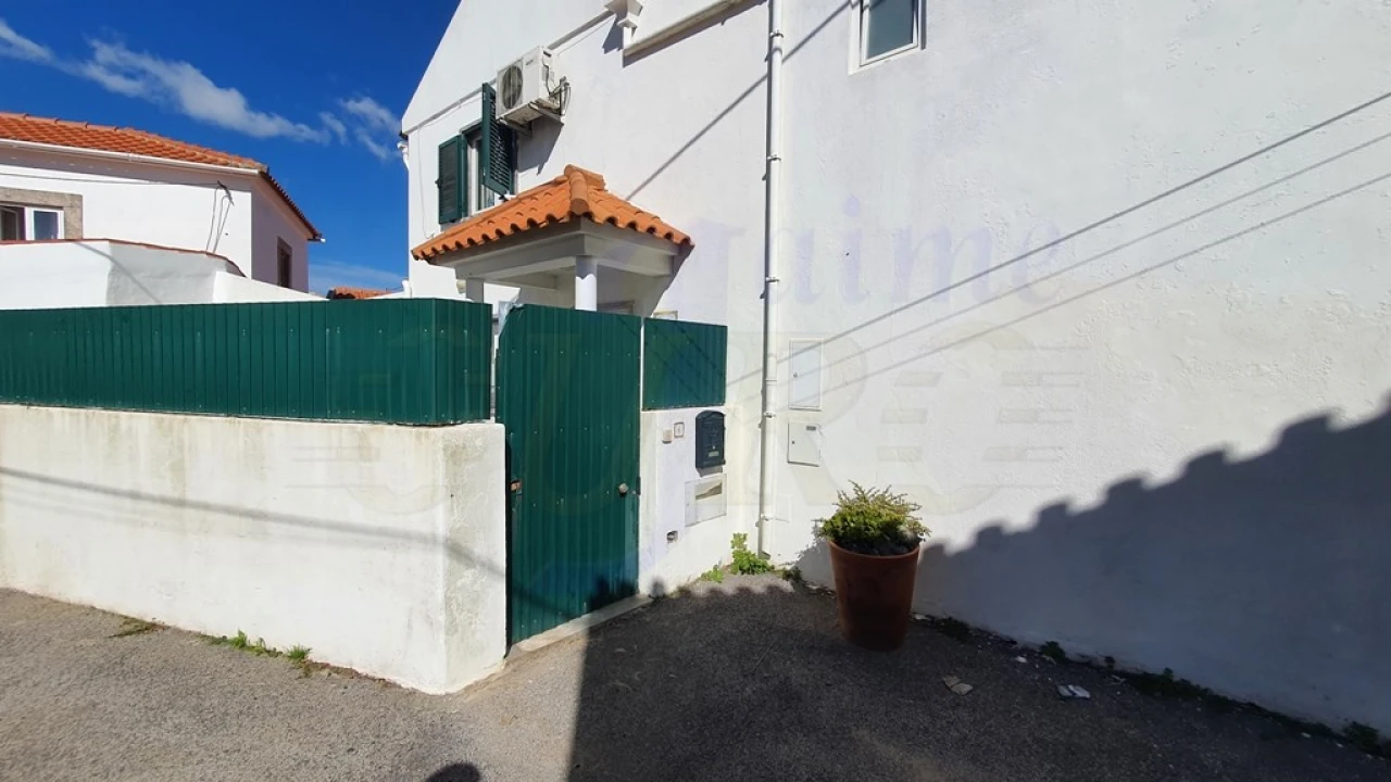 Moradia T2 para Venda em Colares Foto 17