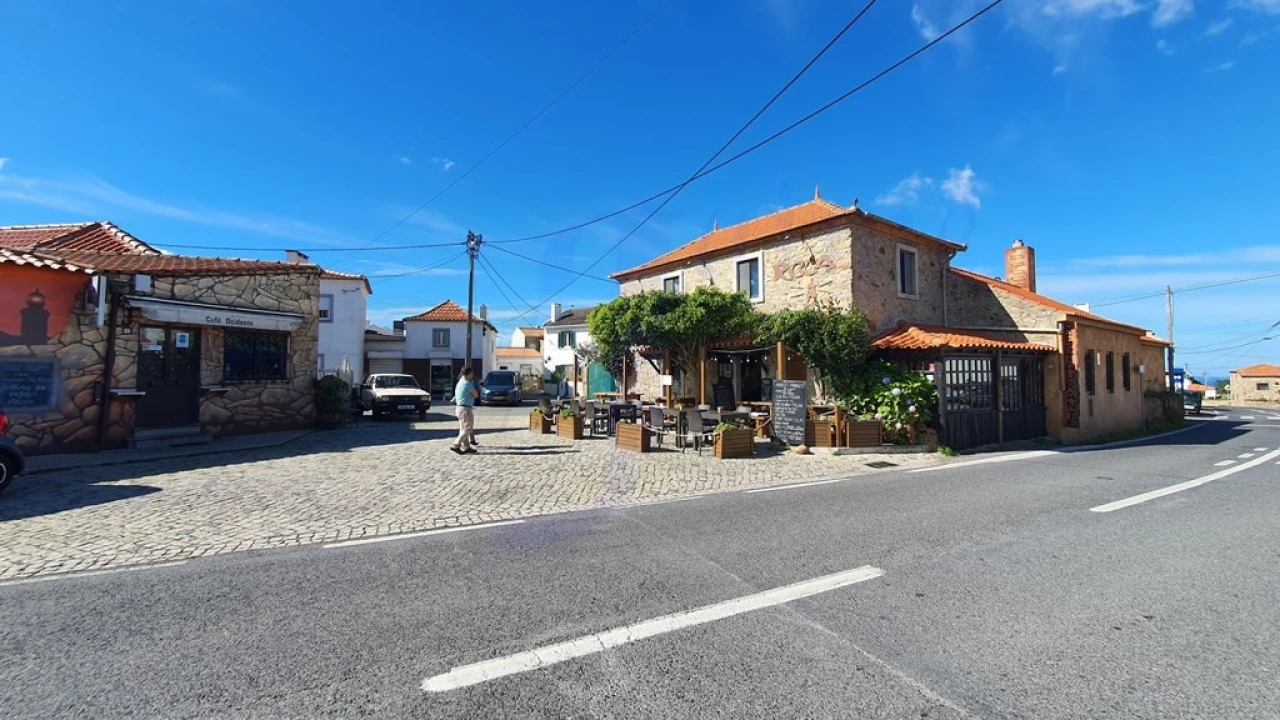 Moradia T2 para Venda em Colares Foto 18