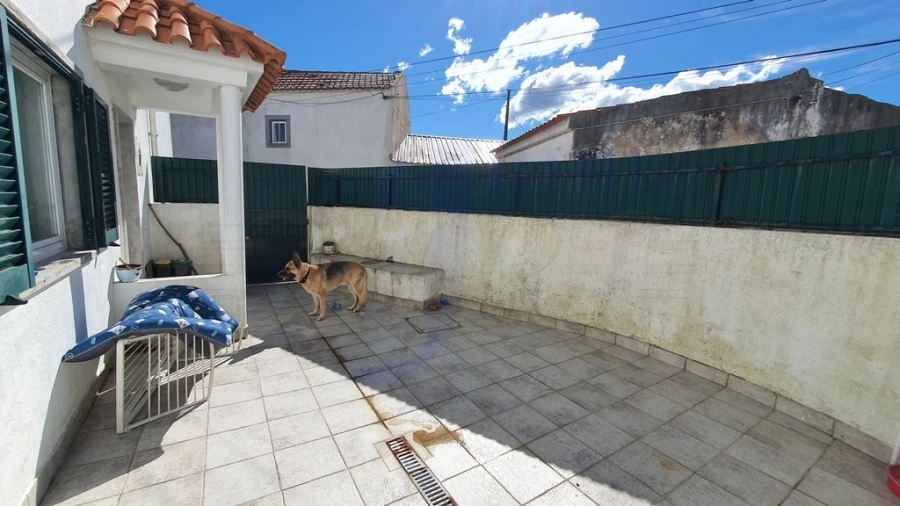 Moradia T2 para Venda em Colares Foto 3