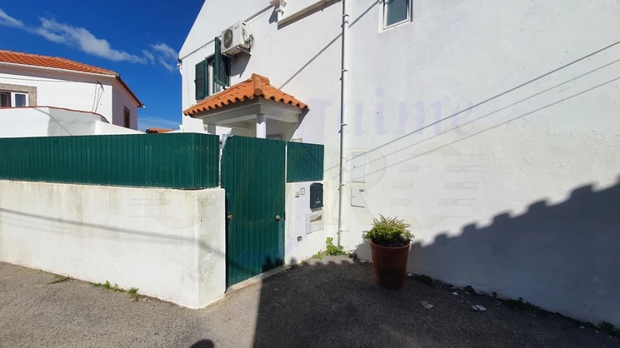 Moradia T2 para Venda em Colares Foto 17