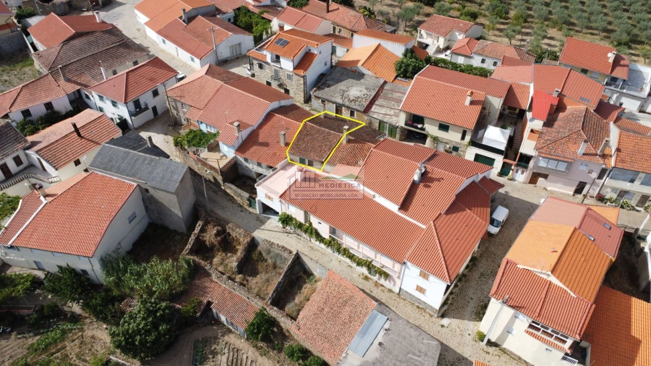 Moradia T3 para Venda em Cerejais Foto 6