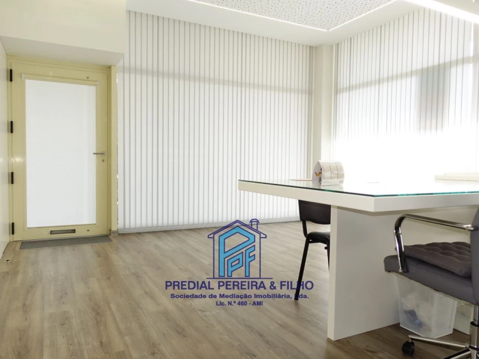 Loja para Venda em Baguim do Monte (Rio Tinto) Foto 9