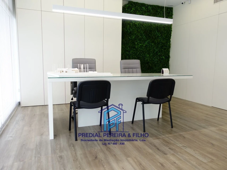 Loja para Venda em Baguim do Monte (Rio Tinto) Foto 14