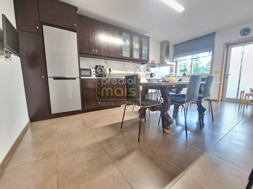 Moradia T3 para Venda em Landim Foto 4