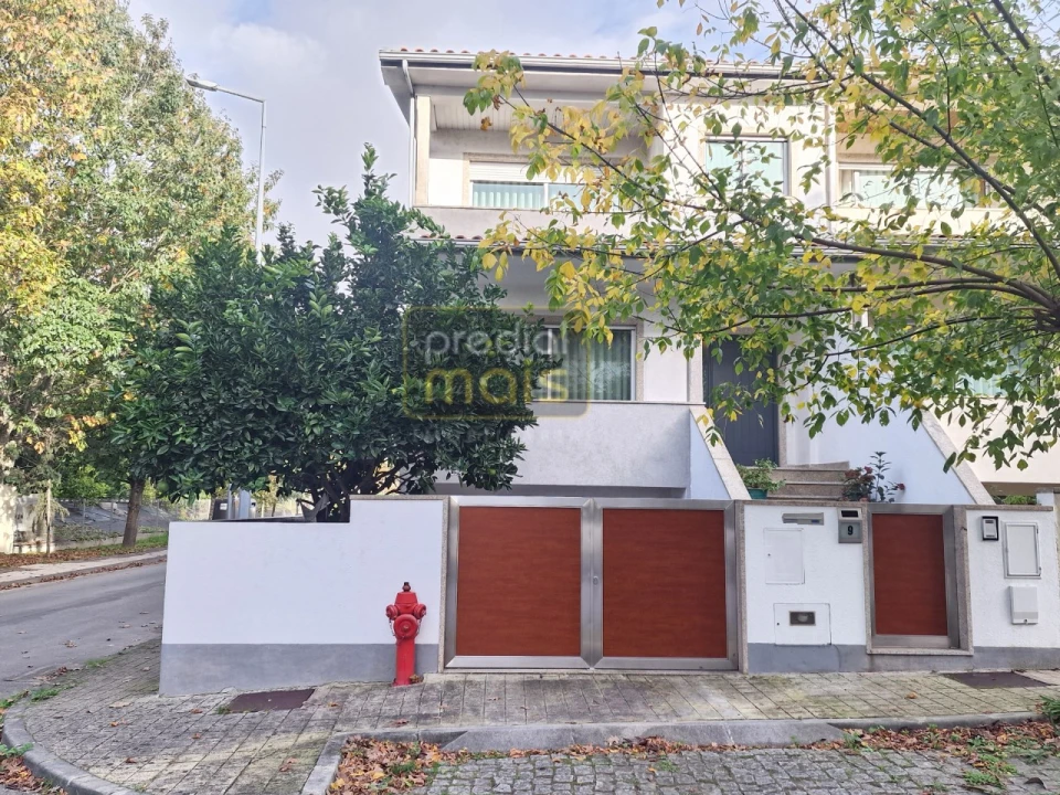 Moradia T3 para Venda em Landim Foto 19