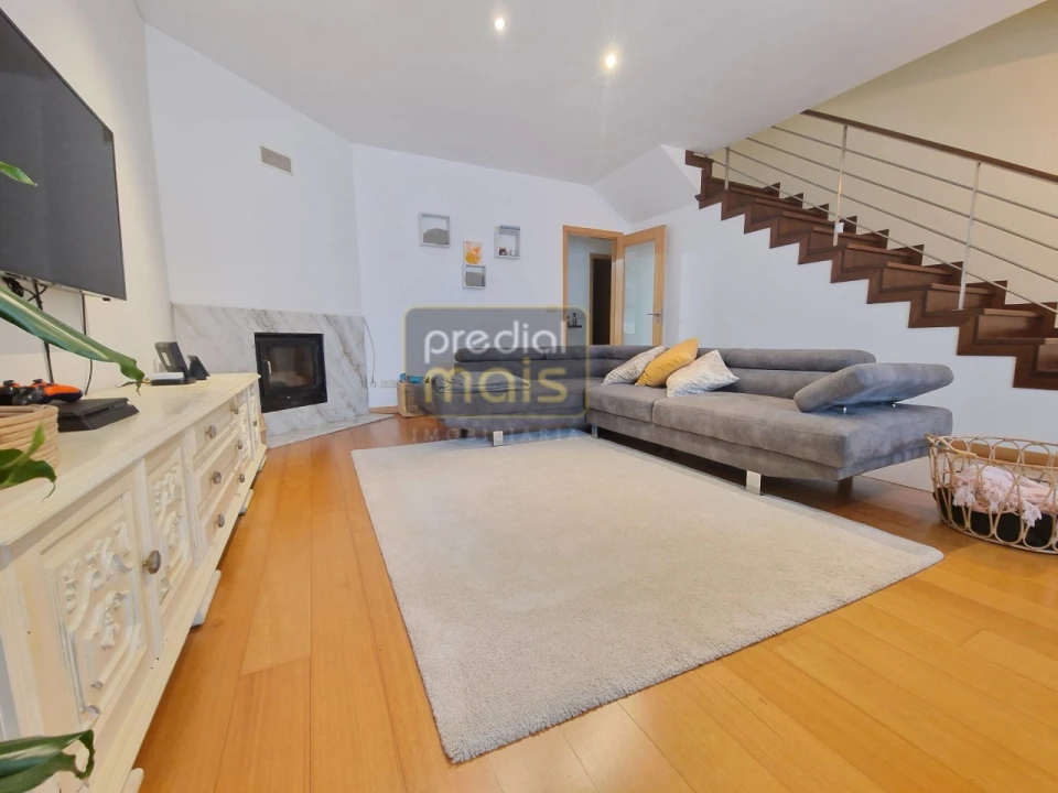 Moradia T3 para Venda em Landim Foto 3