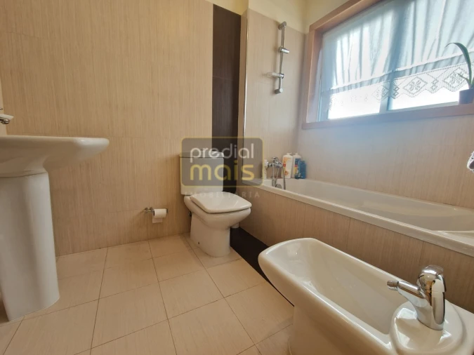 Moradia T3 para Venda em Landim Foto 15