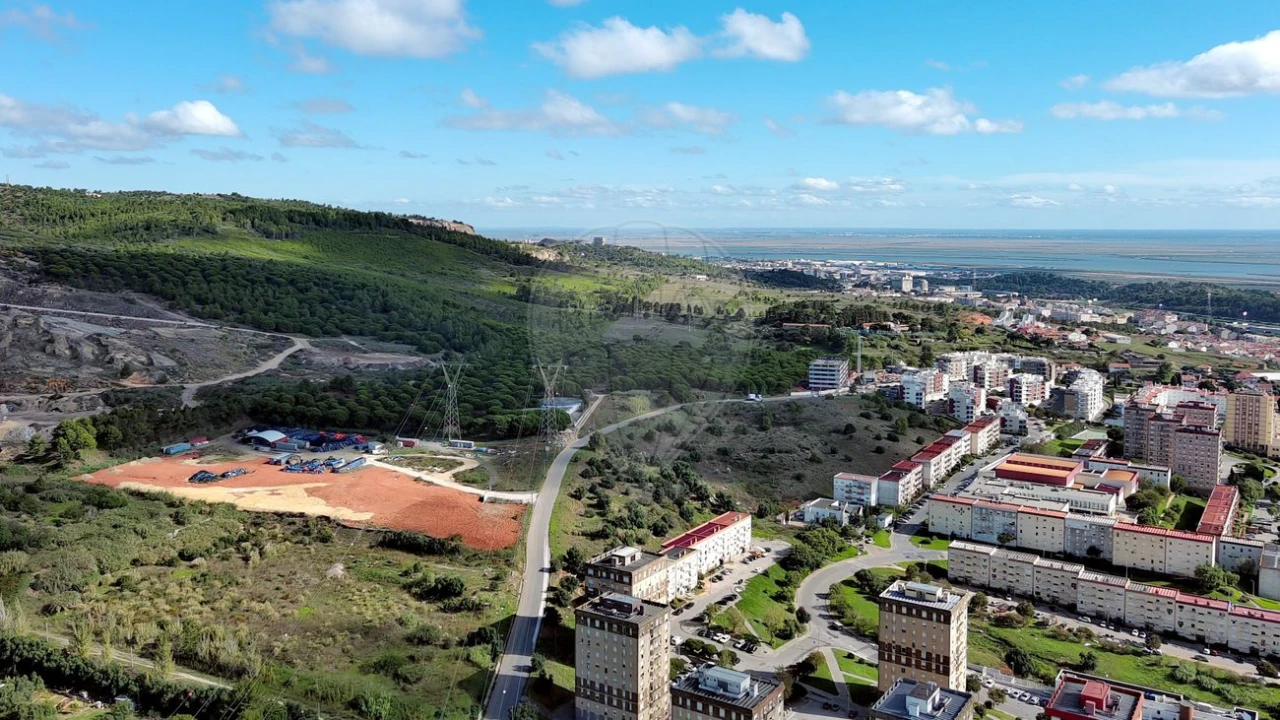 Terreno para Venda em Vialonga Foto 3