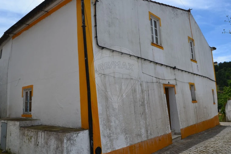 Moradia T3 para Venda em Ribeira de Nisa e Carreiras