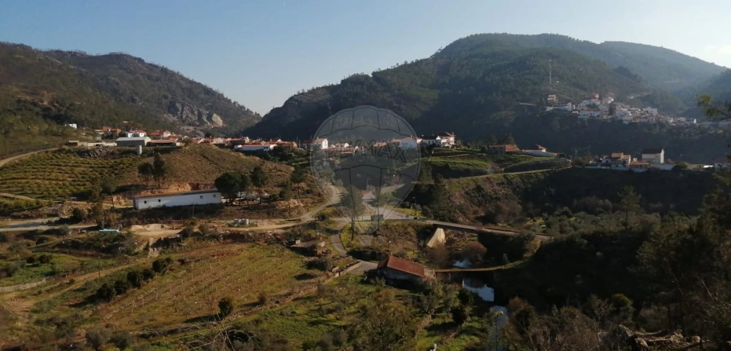 Moradia T4 para Venda em Sobreira Formosa e Alvito da Beira Foto 16