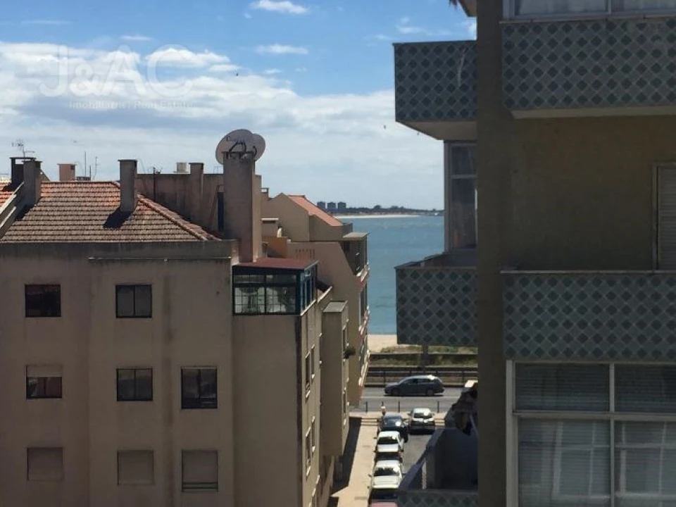 Apartamento T2 para Venda em Algés, Linda-A-Velha e Cruz Quebrada-Dafundo Foto 2