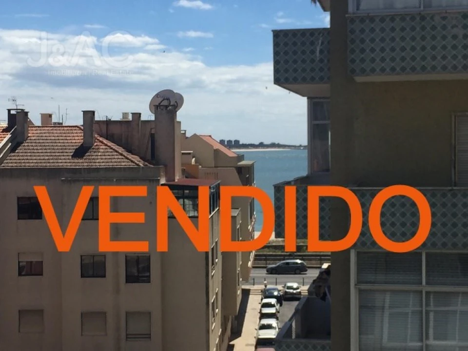 Apartamento T2 para Venda em Algés, Linda-A-Velha e Cruz Quebrada-Dafundo Foto 1