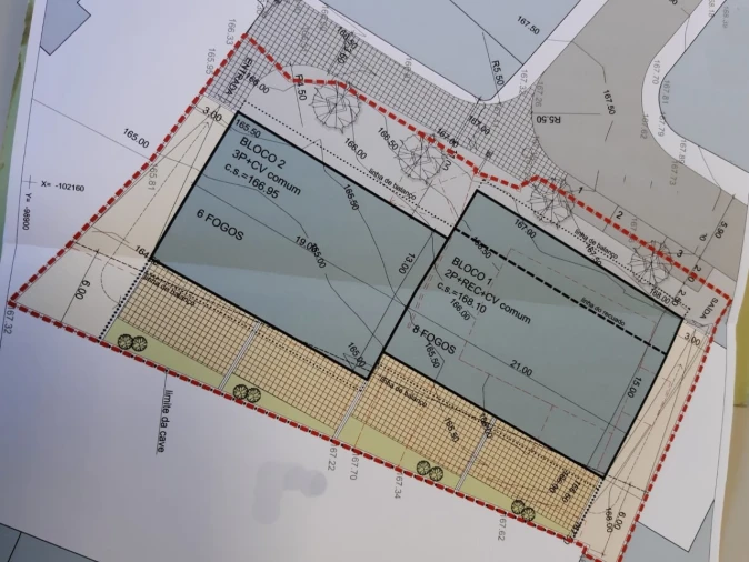 Terreno P/ Prédio para Venda em Cacém e São Marcos Planta 1