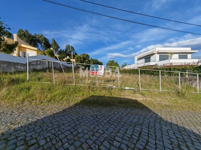Terreno para Venda em Fornos Foto 2