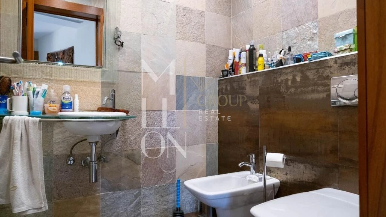 Moradia T5 para Venda em Eiriz Foto 6