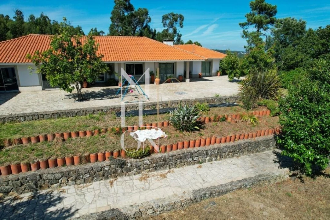 Moradia T5 para Venda em Eiriz Foto 30